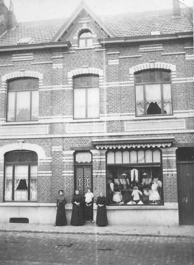 Gemeenteplein de maskes 600 gesch Brigitte Vanderkelen
