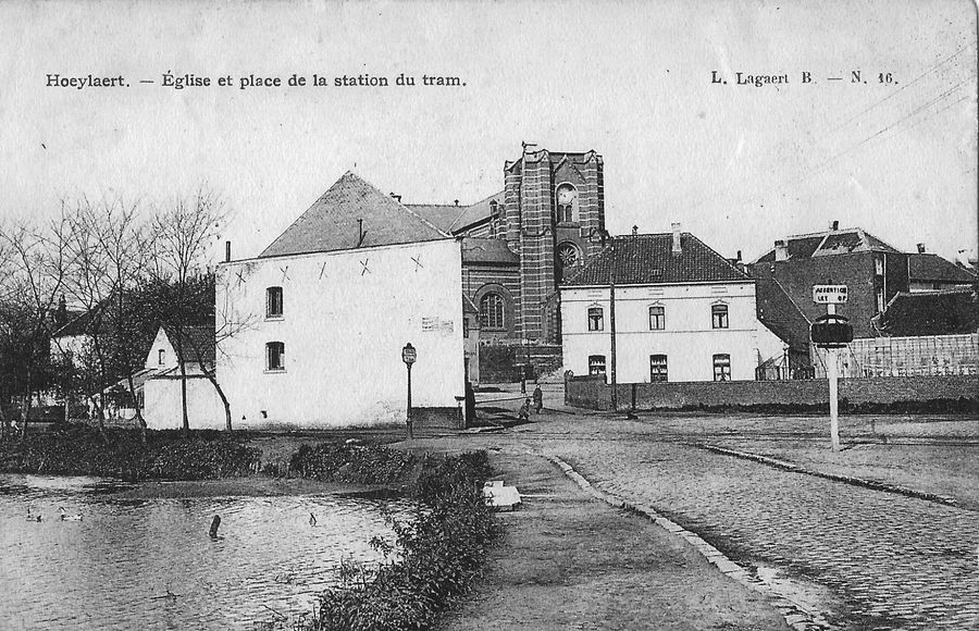 Kerk en tramhalte