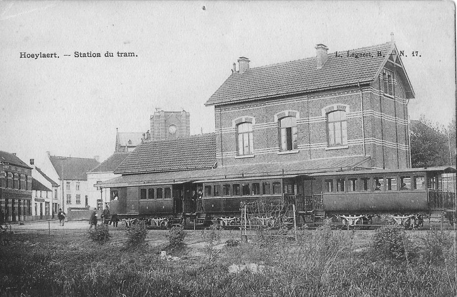 Tramstation en kerk